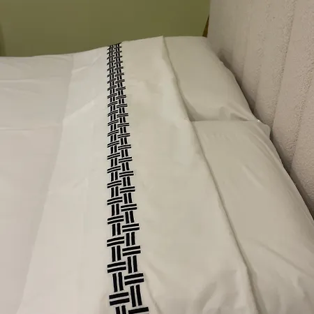 In Pazari I Ri דירה טיראנה